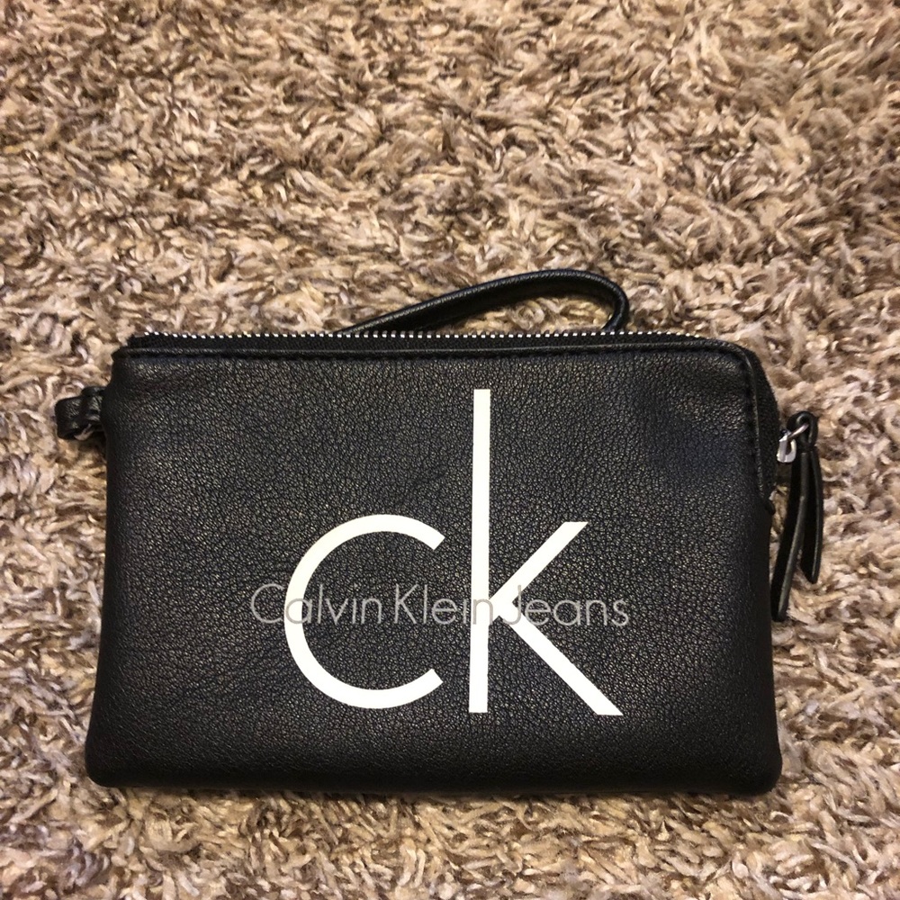 calvin klein wristlet
